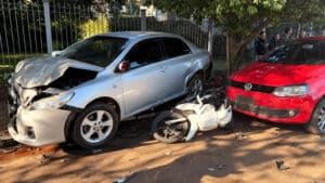 Homem rouba caminhonete, provoca acidente com seis veículos e é preso em Frederico Westphalen