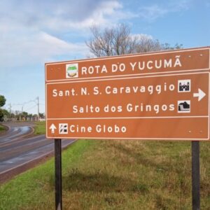 Placas relativas ao projeto regional de sinalização turística estão sendo instaladas na região da Rota do Yucumã